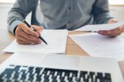 Παράβολο για την υποβολή μήνυσης : Υποχρέωση ενημέρωσης του εγκαλούντος για την ανάγκη κατάθεσης παραβόλου (Νομοσχέδιο)