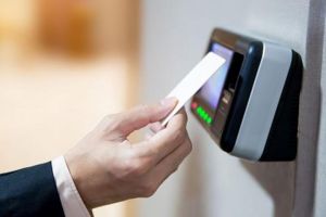Ψηφιακή κάρτα εργασίας σε 4 νέους κλάδους: Η εγκύκλιος με τις διευκρινίσεις εφαρμογής